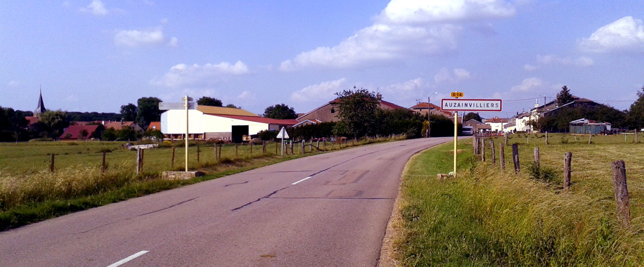 88140 AUZAINVILLIERS La VOIE de la 2e DB LECLERC Bornes du